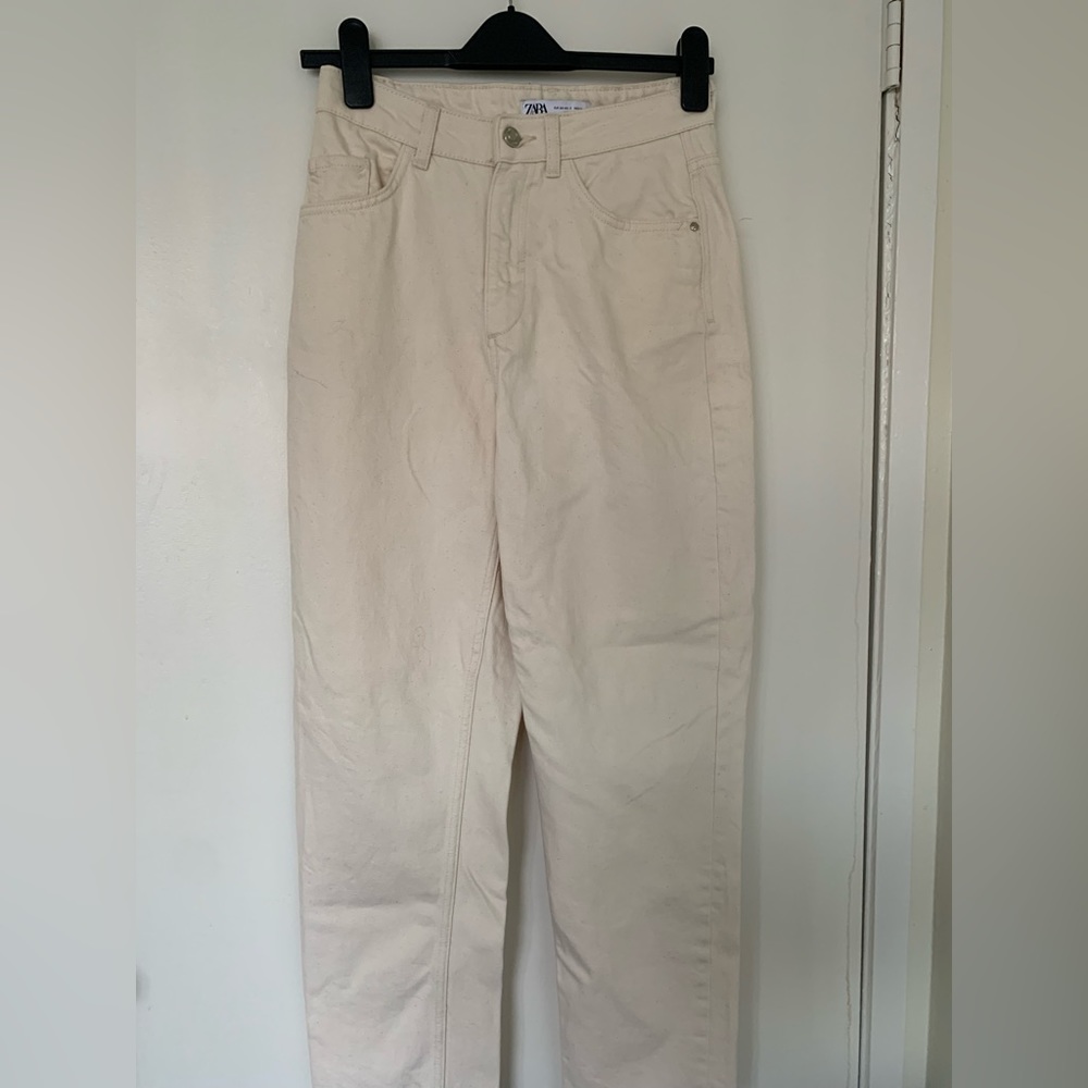 High Rise Straight Jeans - Picture 2 of 4